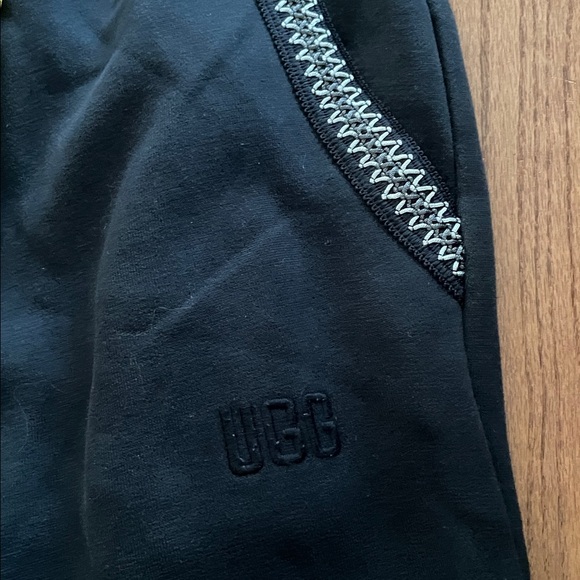UGG Black Sweat Suit Hoodie Sweatshirt and Jogger Sweatpants Matching Set Sz S - Picture 12 of 14